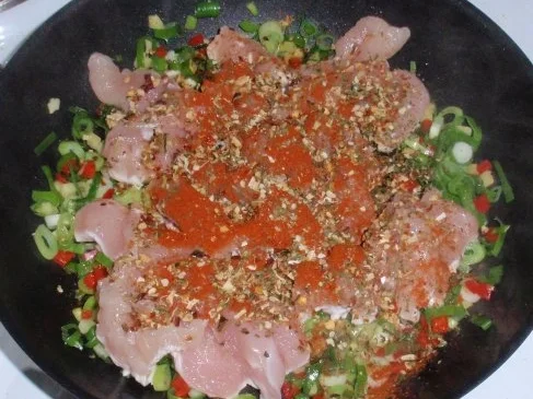 Rezept: Gemüsenudeln und scharfe Hähnchenpfanne Bild Nr. 9 Gemüsenudeln und scharfe Hähnchenpfanne - Rezept - Bild Nr. 9