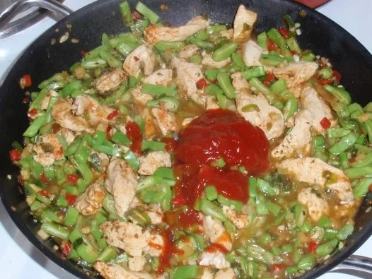 Rezept: Gemüsenudeln und scharfe Hähnchenpfanne Bild Nr. 12 Gemüsenudeln und scharfe Hähnchenpfanne - Rezept - Bild Nr. 12