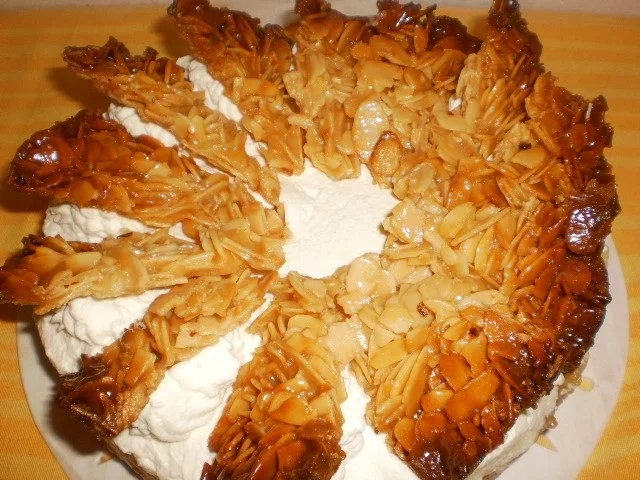 Apfel-Bienenstichtorte - Rezept - Bild Nr. 2