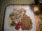 Lachs in Champignon - Sahne - Sauce - Rezept