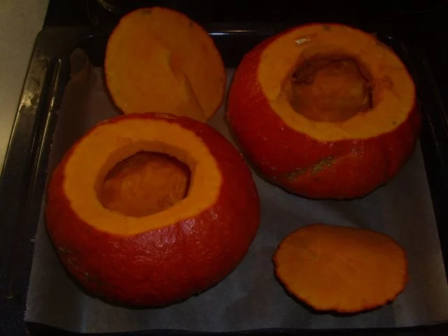 Hokaido gefüllt mit Hackfleisch und Schafskäse - Rezept - Bild Nr. 3