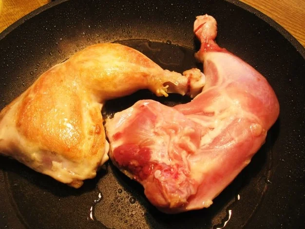 Rezept: Hähnchenschenkel mit Birnen und Wein ... Bild Nr. 3 Hähnchenschenkel mit Birnen und Wein ... - Rezept - Bild Nr. 3