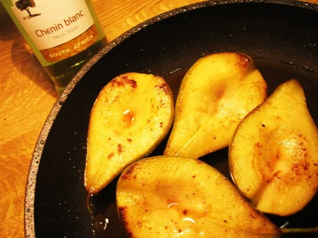 Rezept: Hähnchenschenkel mit Birnen und Wein ... Bild Nr. 5 Hähnchenschenkel mit Birnen und Wein ... - Rezept - Bild Nr. 5