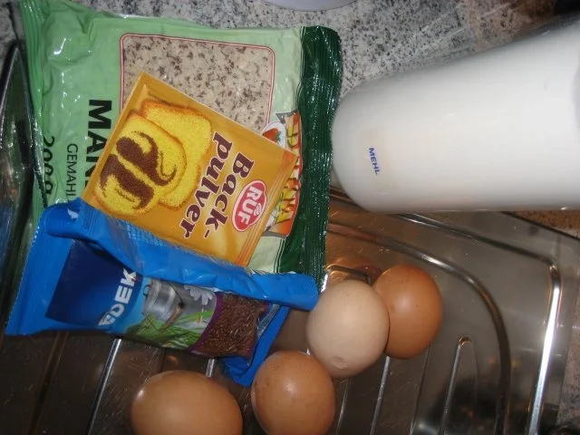 Rezept: Nussiger Kirschkuchen in Schwarz Bild Nr. 3 Nussiger Kirschkuchen in Schwarz - Rezept - Bild Nr. 3