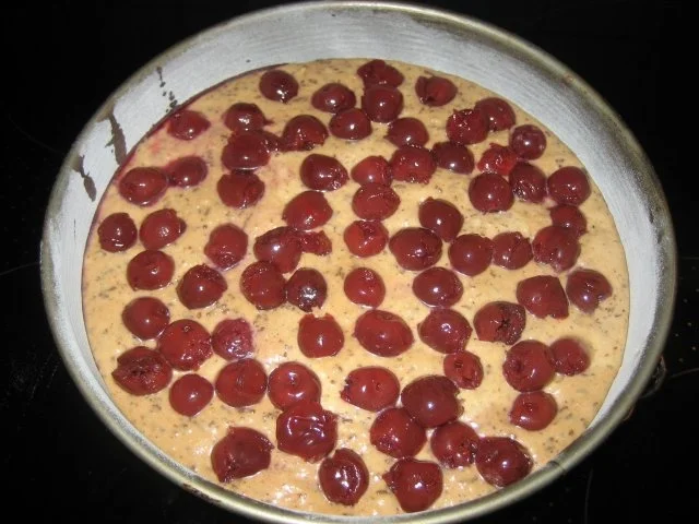 Rezept: Nussiger Kirschkuchen in Schwarz Bild Nr. 5 Nussiger Kirschkuchen in Schwarz - Rezept - Bild Nr. 5