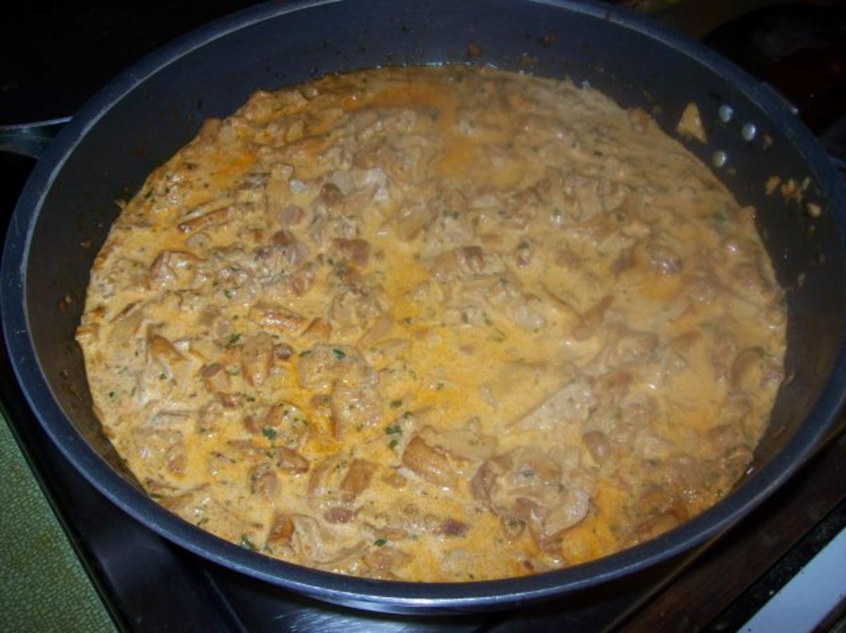 Bilder für Eierschwammerlgulasch mit 