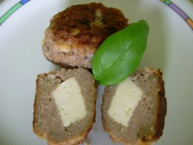 Rezept: Gefüllte Frikadellen Gefüllte Frikadellen - Rezept