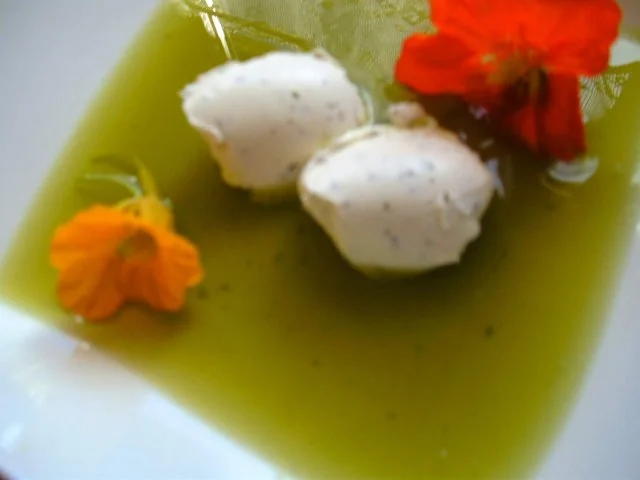 Rezept: zwei Varianten: Kapuzinerkressen-Suppe Bild Nr. 2 zwei Varianten: Kapuzinerkressen-Suppe - Rezept - Bild Nr. 2