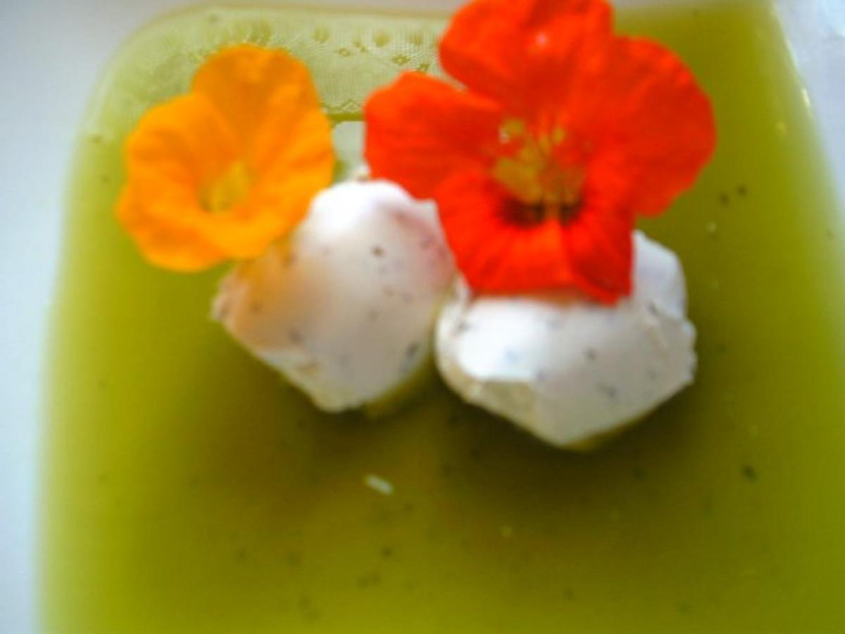 zwei Varianten: Kapuzinerkressen-Suppe - Rezept - Bild Nr. 5