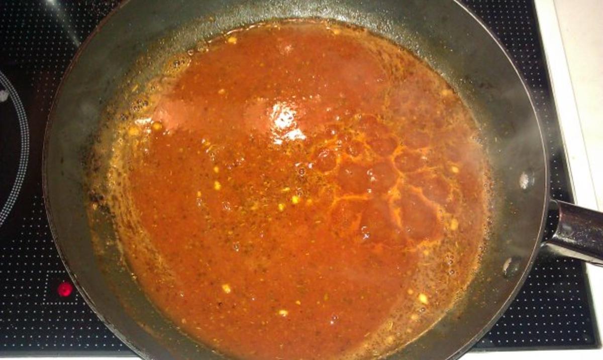 Putenrollen mit Mozarella-Tomate Füllung in Tomatensauce - Rezept - Bild Nr. 5