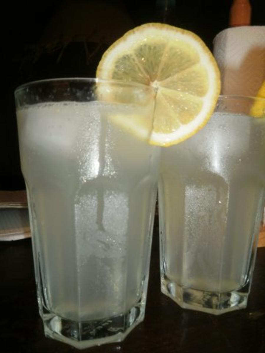 Cocktail "Cachaça-Tonic" - Rezept