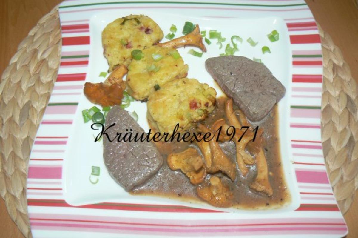 Bilder für herzhafte Kartoffelrösti mit Rinderminutensteaks und Pfifferlingen - Rezept