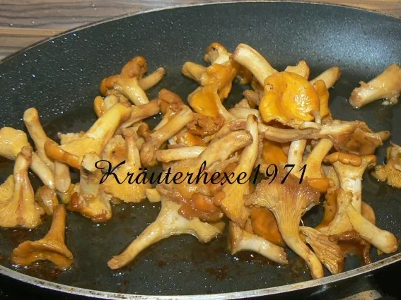Rezept: herzhafte Kartoffelrösti mit Rinderminutensteaks und Pfifferlingen Bild Nr. 8 herzhafte Kartoffelrösti mit Rinderminutensteaks und Pfifferlingen - Rezept - Bild Nr. 8