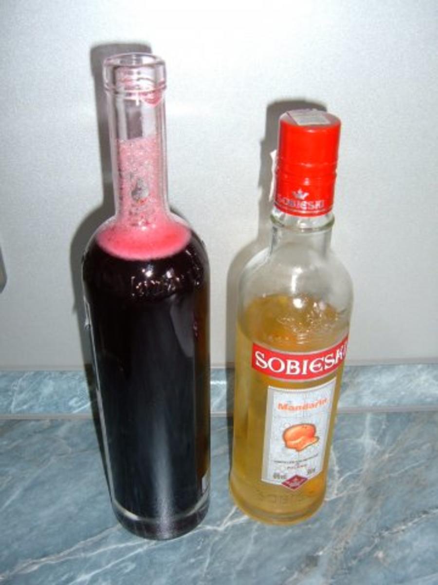 Getränke : Holunderbeer...oder auch Fliederbeer genannt )))))) - Saft mit Wodka )))))))) - Rezept - Bild Nr. 2