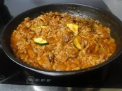 Schweinegeschnetzeltes mit Zwiebeln in Rotwein - Rezept