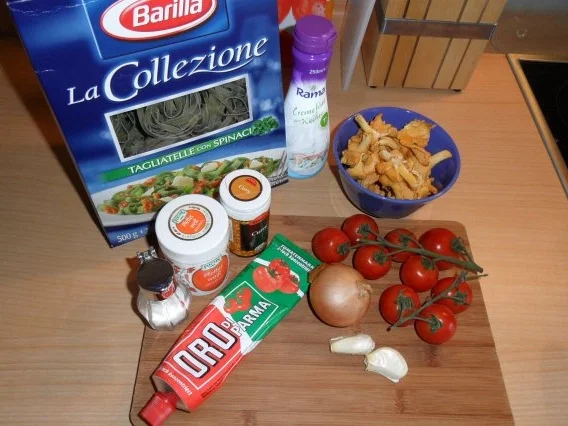 Grüne Bandnudeln sonderbar - Rezept - Bild Nr. 2