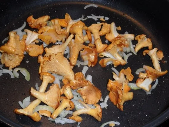 Grüne Bandnudeln sonderbar - Rezept - Bild Nr. 3