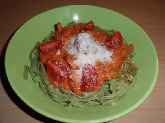 Grüne Bandnudeln sonderbar - Rezept