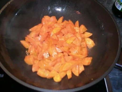 Rezept: Asia-Nudel-Restepfanne Bild Nr. 3 Asia-Nudel-Restepfanne - Rezept - Bild Nr. 3