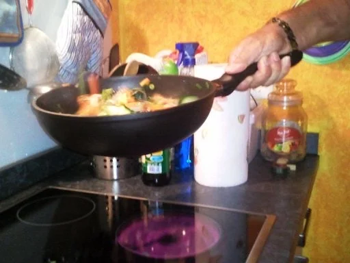 Rezept: Asia-Nudel-Restepfanne Bild Nr. 5 Asia-Nudel-Restepfanne - Rezept - Bild Nr. 5