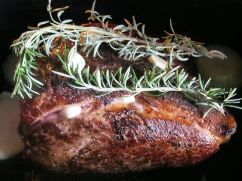 Rezept: Rosmarinbraten vom Gallowayrind niedrig gegart Bild Nr. 5 Rosmarinbraten vom Gallowayrind niedrig gegart - Rezept - Bild Nr. 5