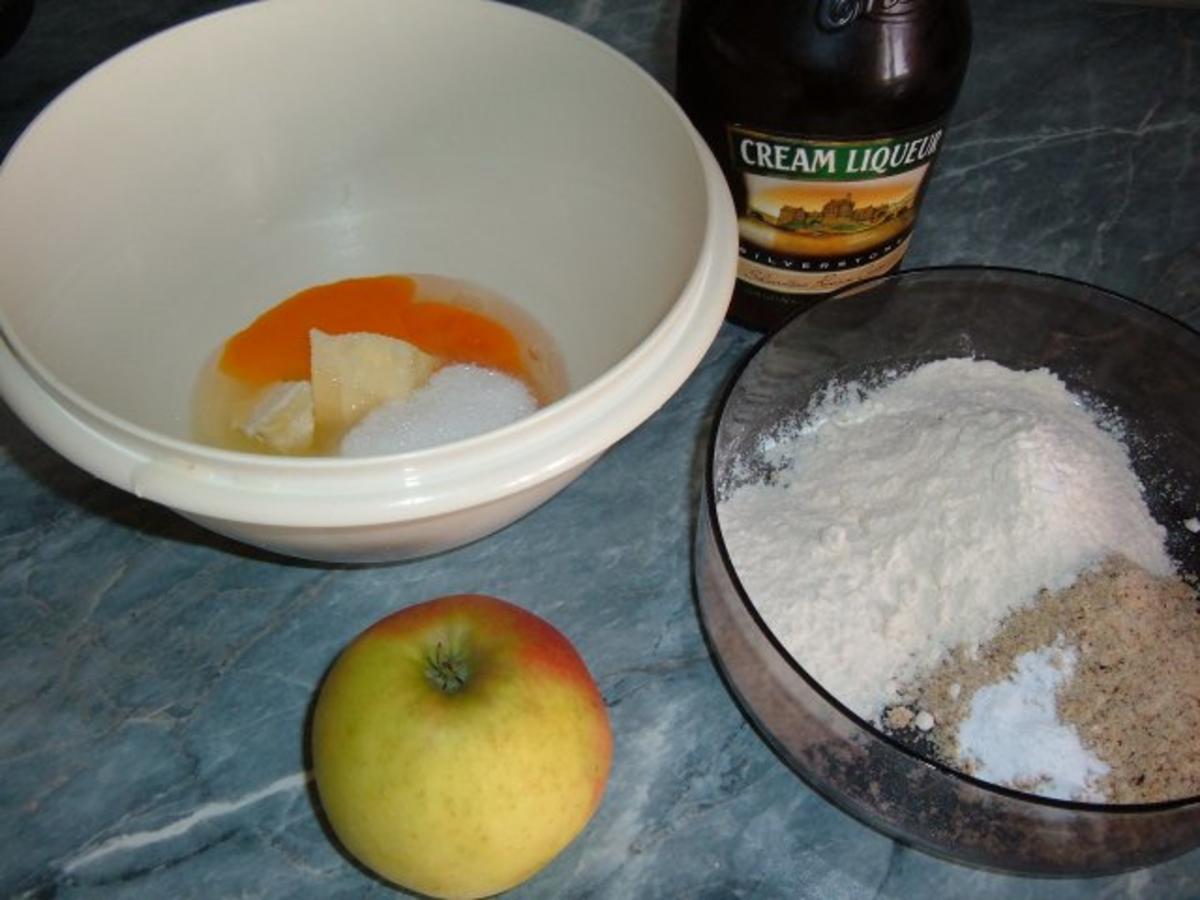 Kuchen : Apfel- Liqueur- Haselnuss - Rezept - Bild Nr. 3