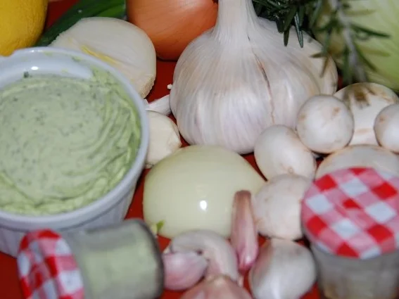 Rezept: KRÄUTERBUTTER KRÄUTERBUTTER - Rezept