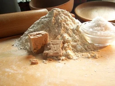 Rezept: Hefeteig mit Vorteig Hefeteig mit Vorteig - Rezept