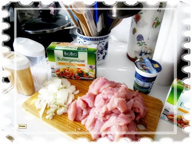 Putengeschnetzeltes mit Buttergemüse und Mini-Kartoffelklößchen - Rezept