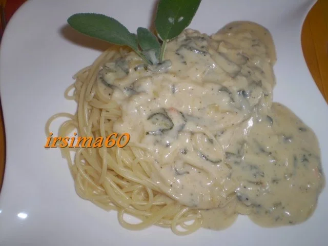  Käse - Salbei - Soße an Spaghetti - Rezept