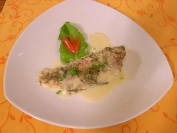 Rezept: Überbackener Loup de mer mit Sauerampfersoße Überbackener Loup de mer mit Sauerampfersoße - Rezept