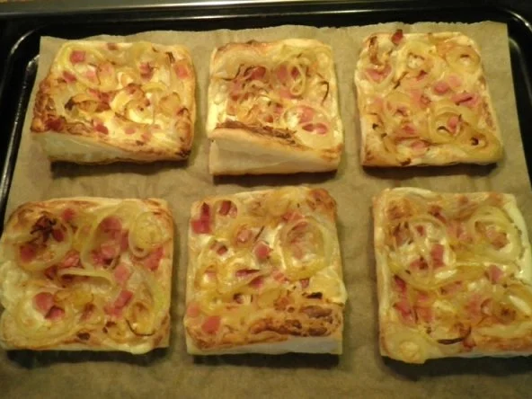 Rezept: Snack - Mein schneller Blätterteig-Flammkuchen Bild Nr. 4 Snack - Mein schneller Blätterteig-Flammkuchen - Rezept - Bild Nr. 4