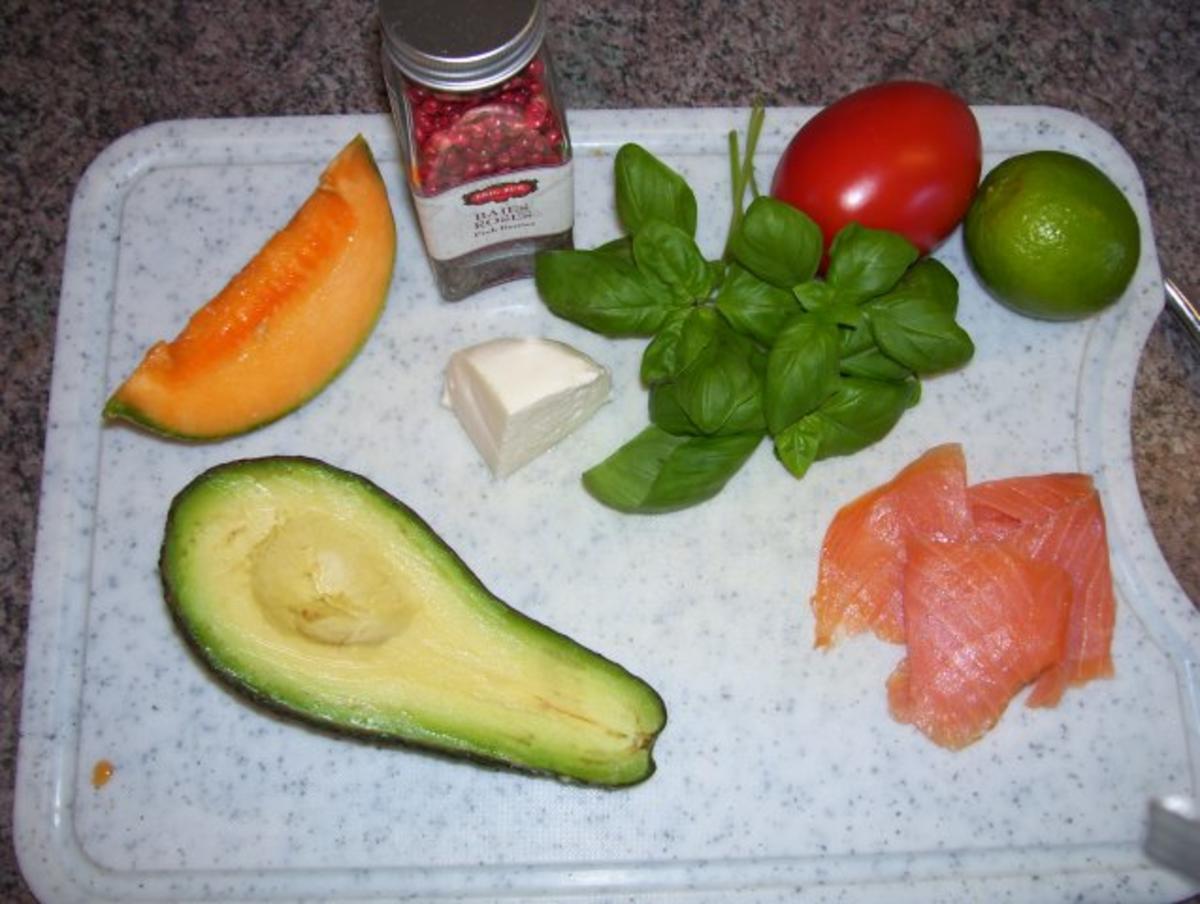 Avocado mit charentais Melone auf Rucola gebettet - Rezept - Bild Nr. 3