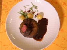 Känguru-Medaillon mit Balsamico-Cranberry-Sud u. Champignons - Rezept