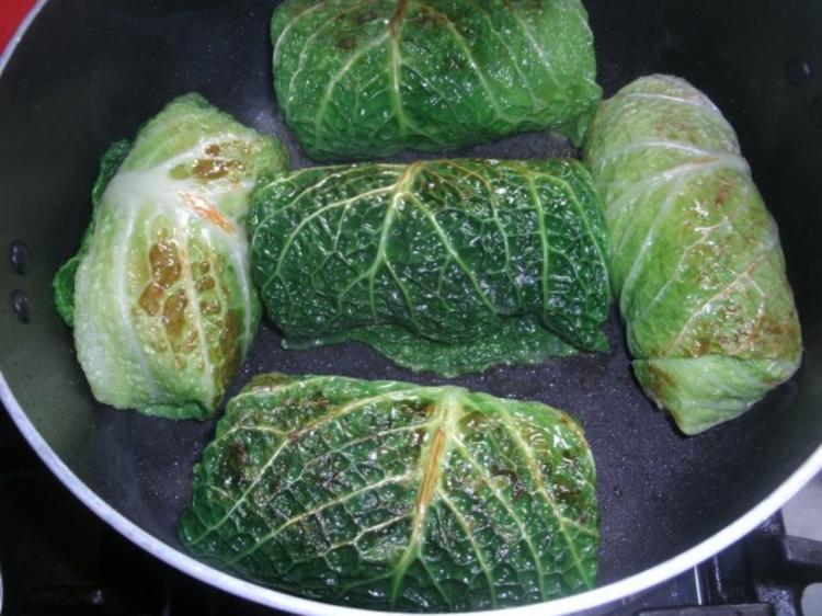 Wirsingrouladen mit Hackfüllung - Rezept mit Bild