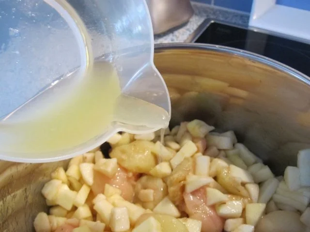 Weinbergpfirsich-Apfel-Marmelade mit Erdbeerminze und Lavendel - Rezept - Bild Nr. 6