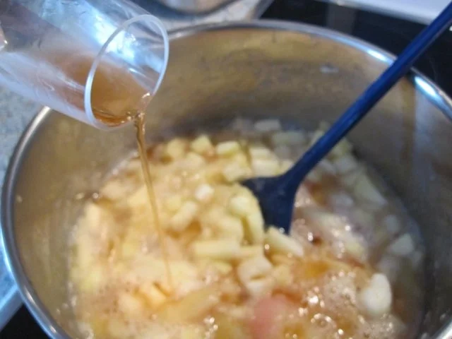 Weinbergpfirsich-Apfel-Marmelade mit Erdbeerminze und Lavendel - Rezept - Bild Nr. 7