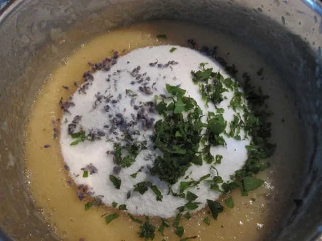 Weinbergpfirsich-Apfel-Marmelade mit Erdbeerminze und Lavendel - Rezept - Bild Nr. 10