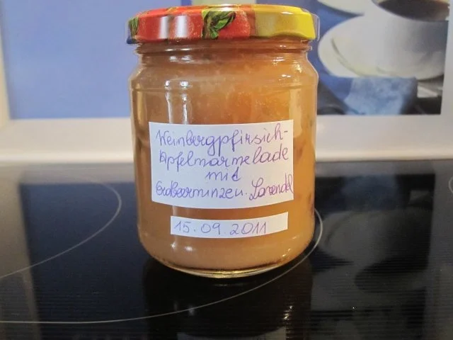 Weinbergpfirsich-Apfel-Marmelade mit Erdbeerminze und Lavendel - Rezept - Bild Nr. 12
