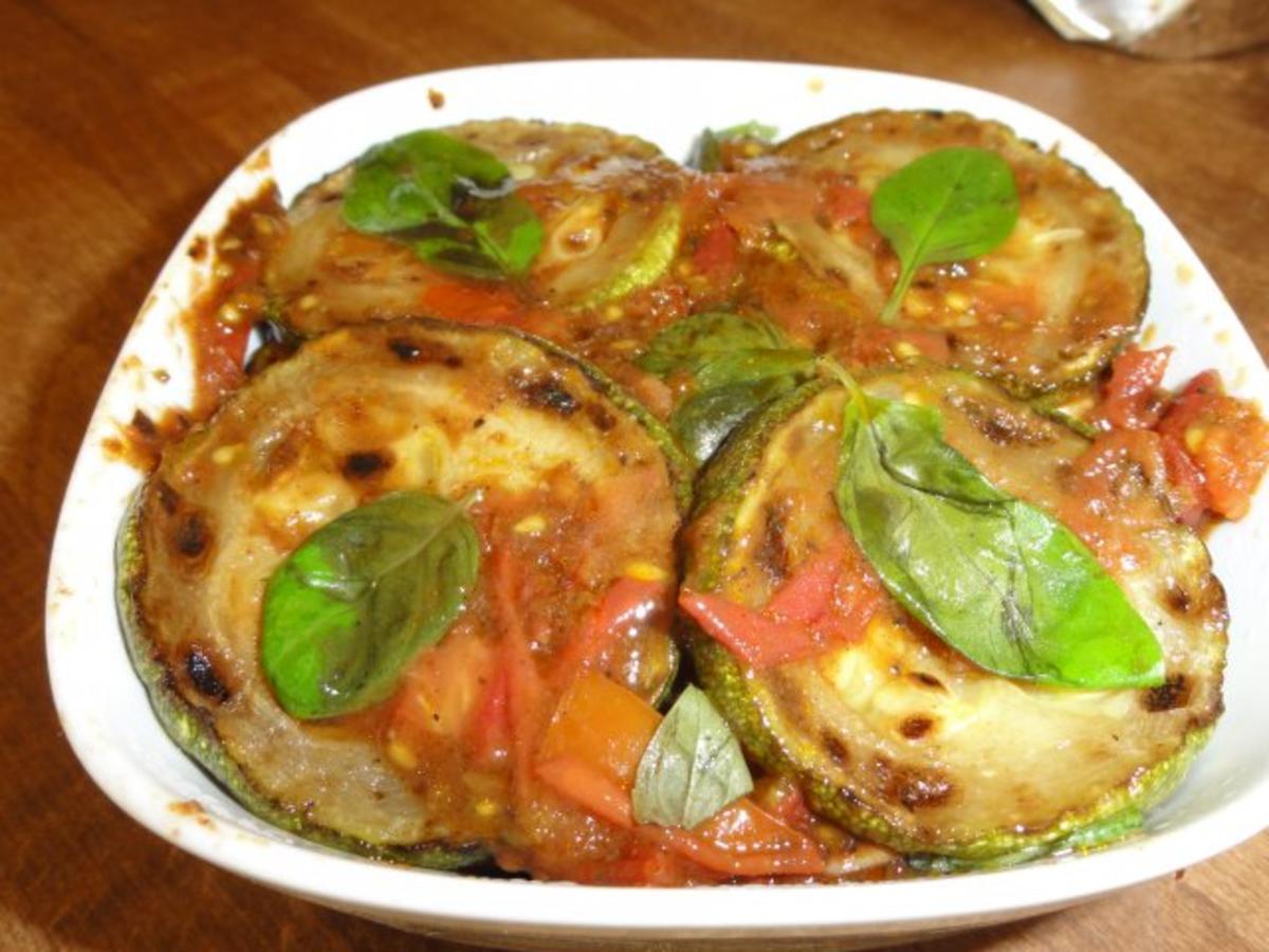 Zucchini in Tomatensugo - Rezept - Bild Nr. 2
