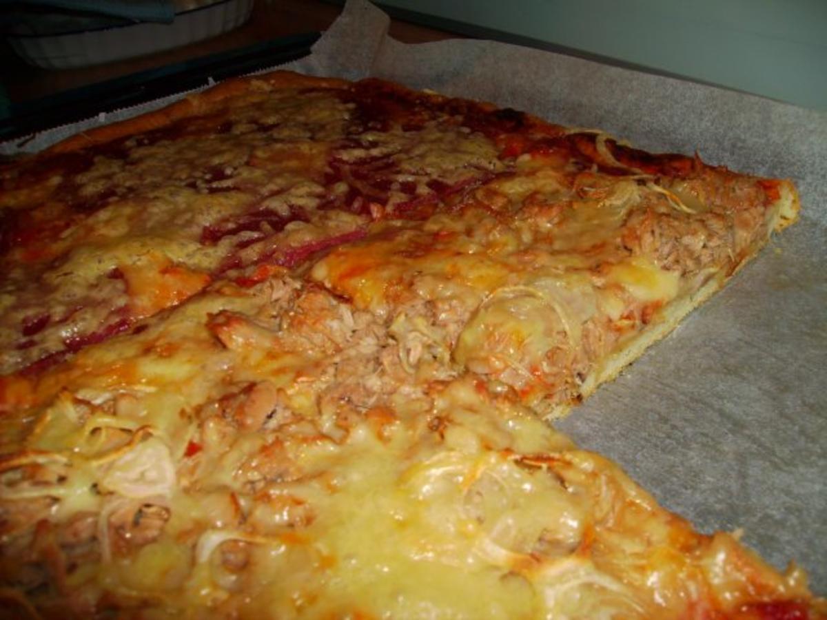 Pizza Pizza :-) Tonno Cipolla e Salami - Rezept - Bild Nr. 9