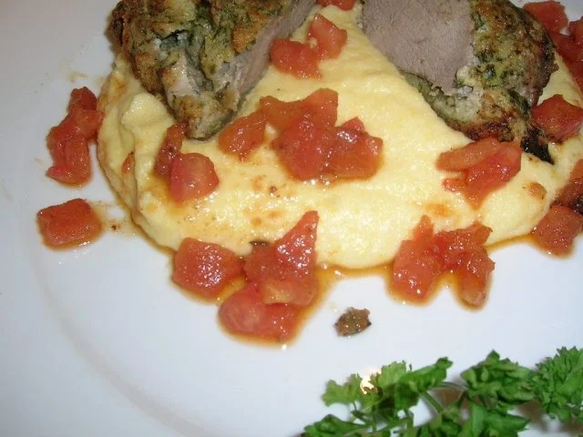 Wildschweinrücken in Kräutercrumble mit cremiger Polenta - Rezept - Bild Nr. 2