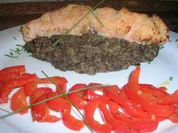 Lachsfilet mit Meerrettichkruste auf grünen Linsen - Rezept