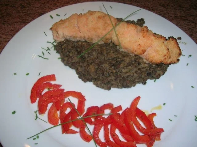 Lachsfilet mit Meerrettichkruste auf grünen Linsen - Rezept - Bild Nr. 4