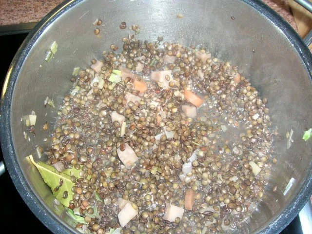 Lachsfilet mit Meerrettichkruste auf grünen Linsen - Rezept - Bild Nr. 8