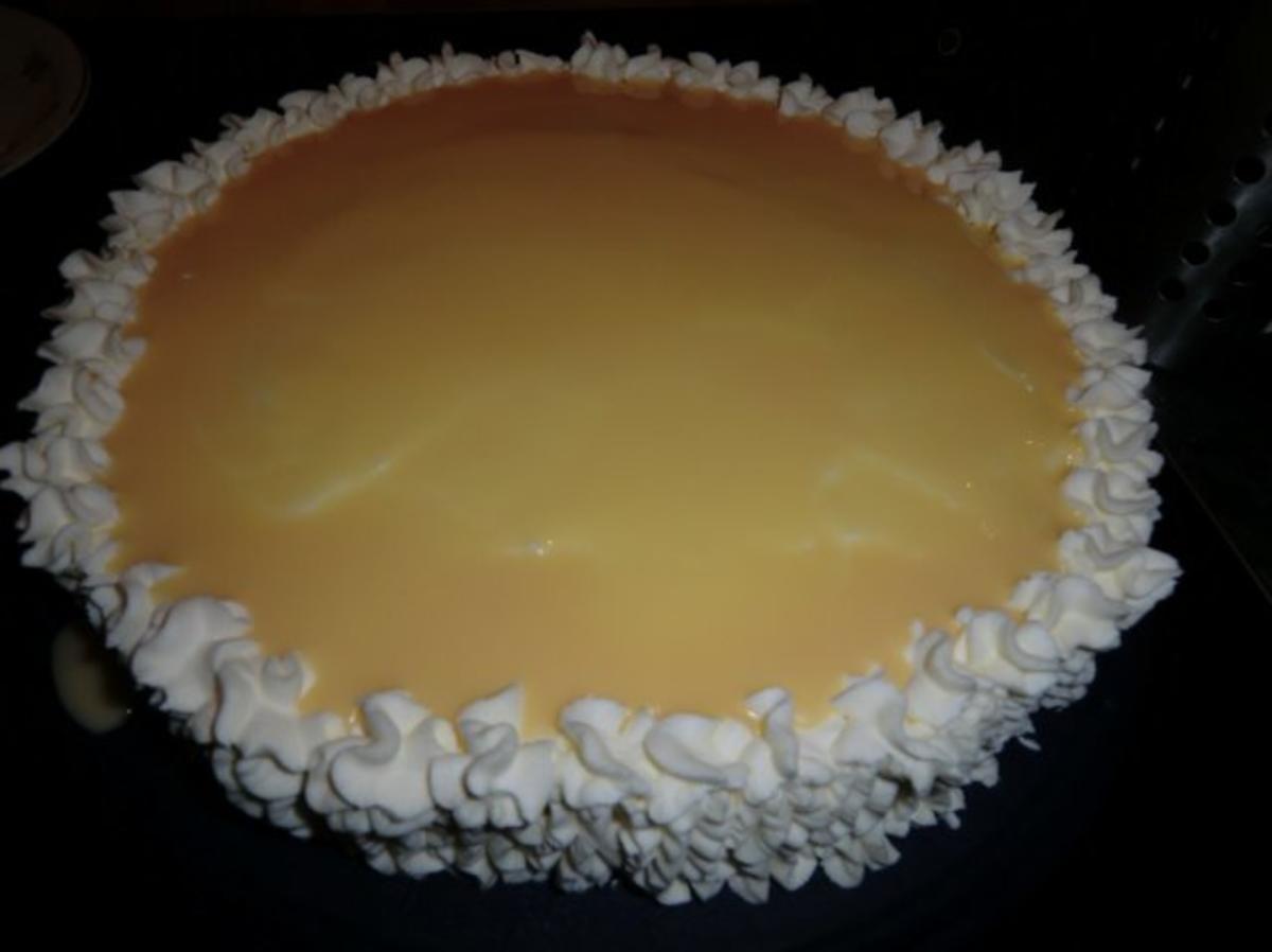 Bilder für Preiselbeer-Eierlikör-Torte Rezept