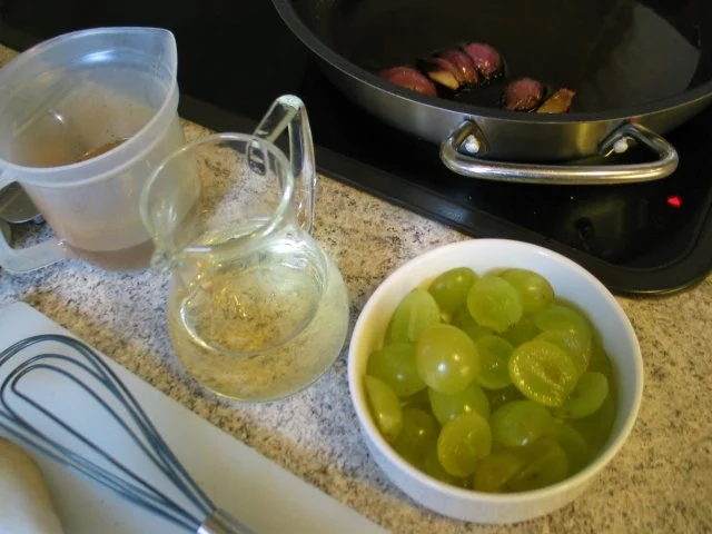 Rezept: Geflügel: Entenkeulen in Weinbeerensahne Bild Nr. 4 Geflügel: Entenkeulen in Weinbeerensahne - Rezept - Bild Nr. 4