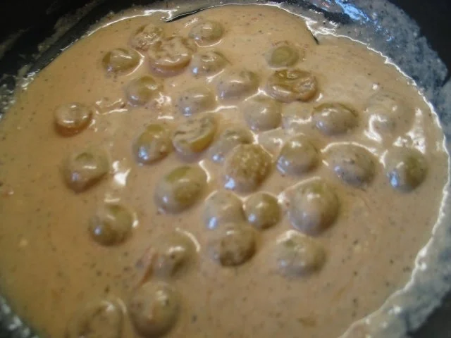 Rezept: Geflügel: Entenkeulen in Weinbeerensahne Bild Nr. 6 Geflügel: Entenkeulen in Weinbeerensahne - Rezept - Bild Nr. 6