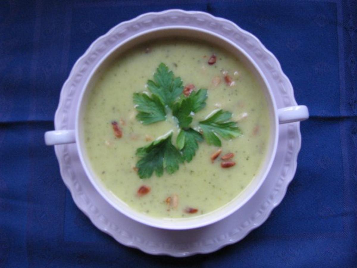 Suppen: Sellerie-Birnen-Suppe - Rezept