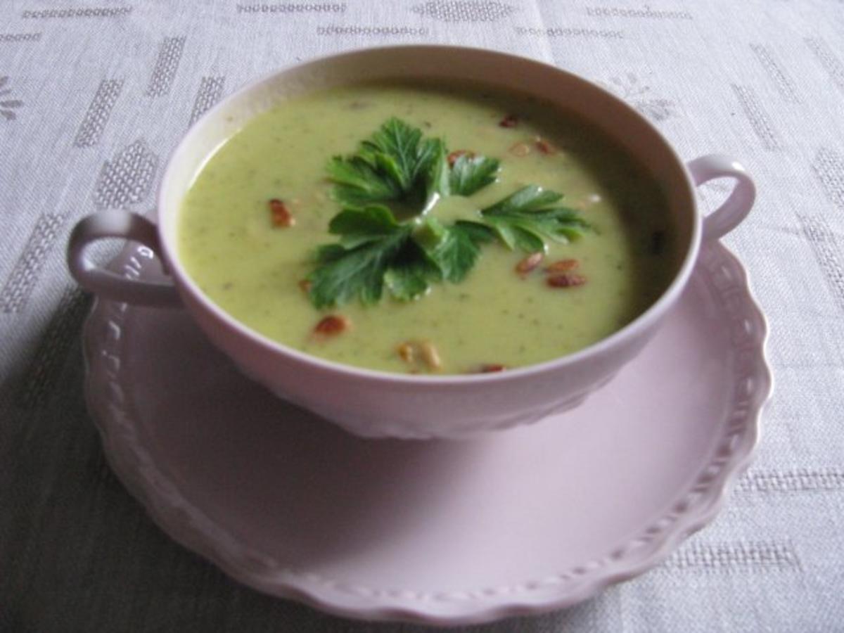 Suppen: Sellerie-Birnen-Suppe - Rezept - Bild Nr. 3